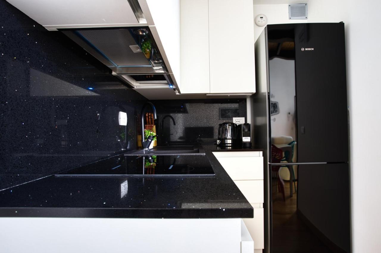 Joivy Charismatic 1-Bed Flat With Parking Milão Exterior foto
